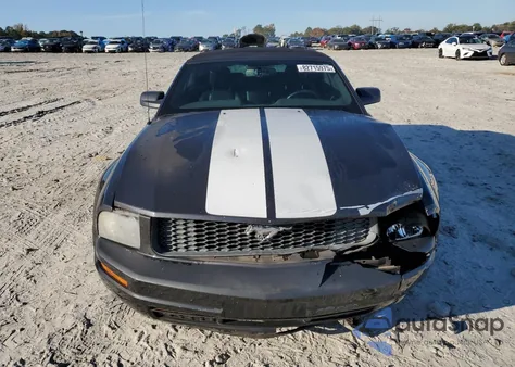 2009 Ford Mustang z USA, uszkodzony, nr VIN 1ZVHT84N495111257